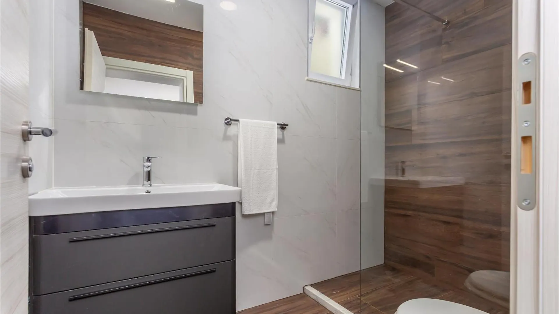 Amazing Home In Rukavac With Kitchen Holiday home